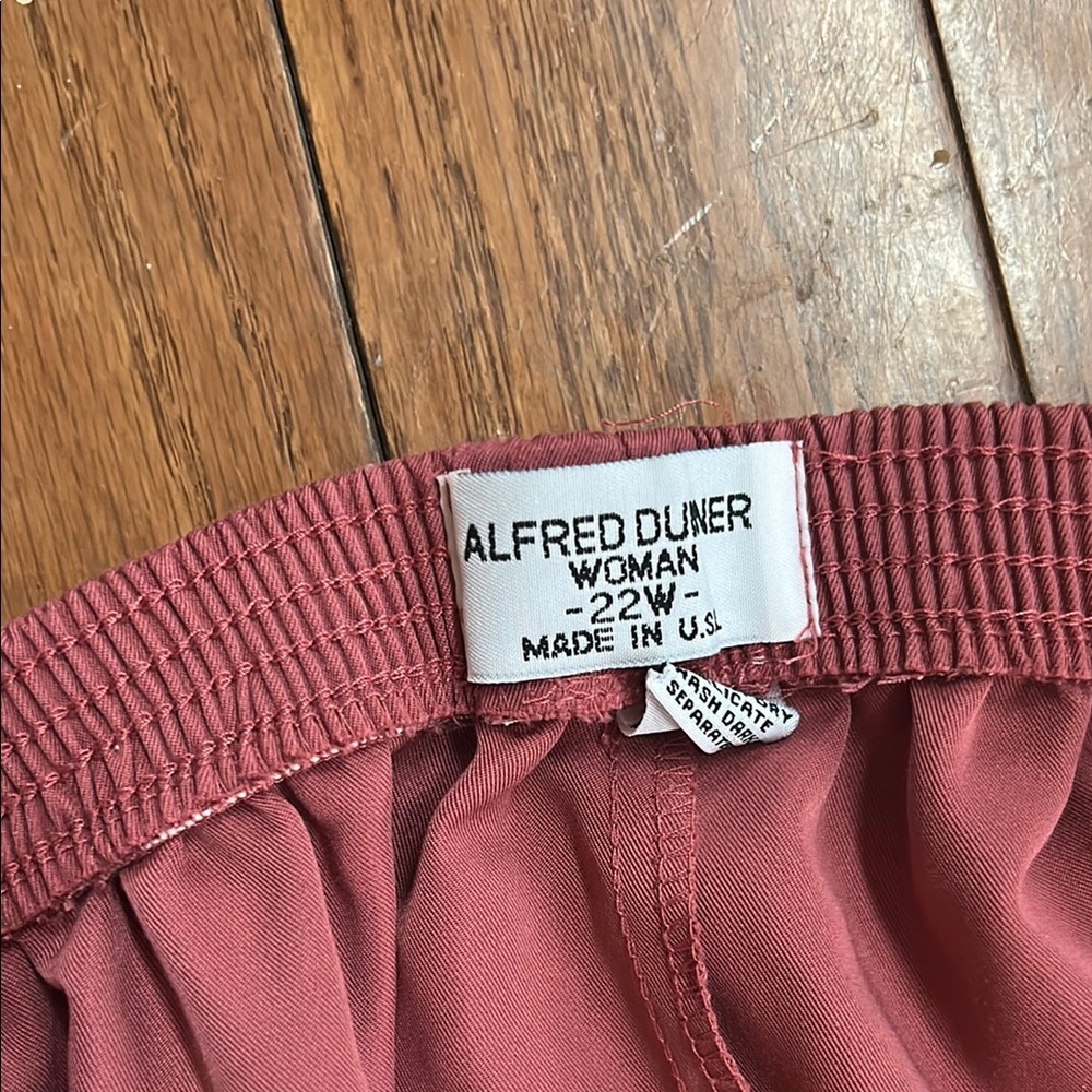 Stylish Pink Alfred Dunner Pants